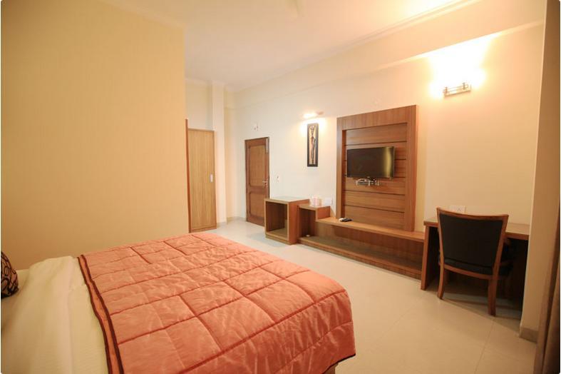 Neo Classic Hotel Chandigarh Exterior photo